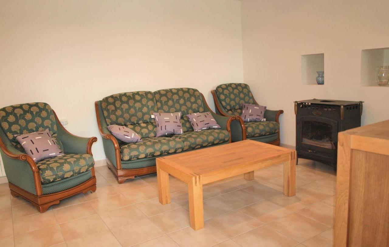 2 Bedroom Awesome Home In Mantallot Bagian luar foto